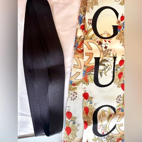 GUCCI 100 Year Limited Edition Silk Scarf Full inclusion Collector’s Piece - Picture 8 of 14